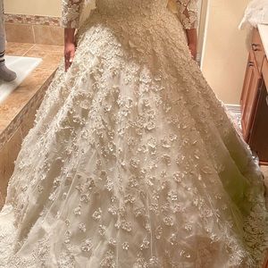 Bright White Beautiful Wedding BallGown. Size 8-10